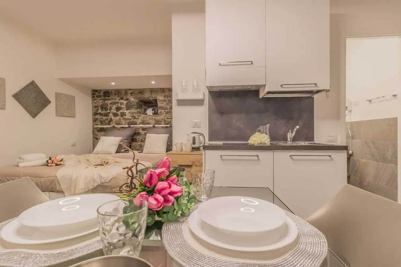 Apartment Casa Camelia Varenna Italy